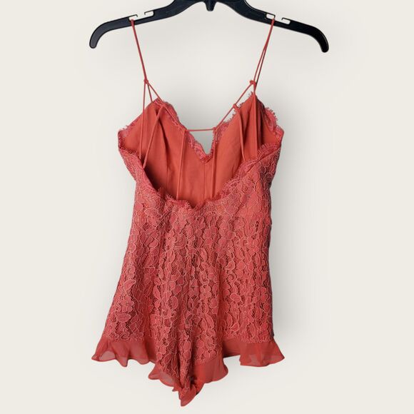 Revolve NBD Heaven on Earth Pink Lace Romper XS NWT - Picture 3 of 11